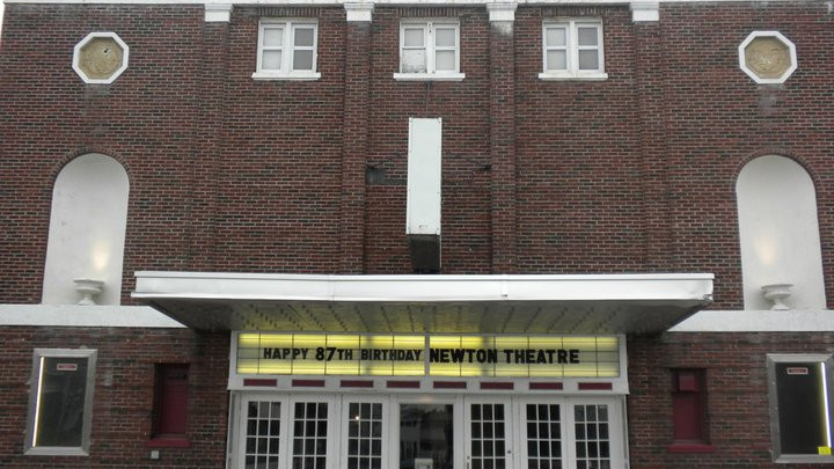 newton260305_226795864006687_198889803463960_921676_1772215_n