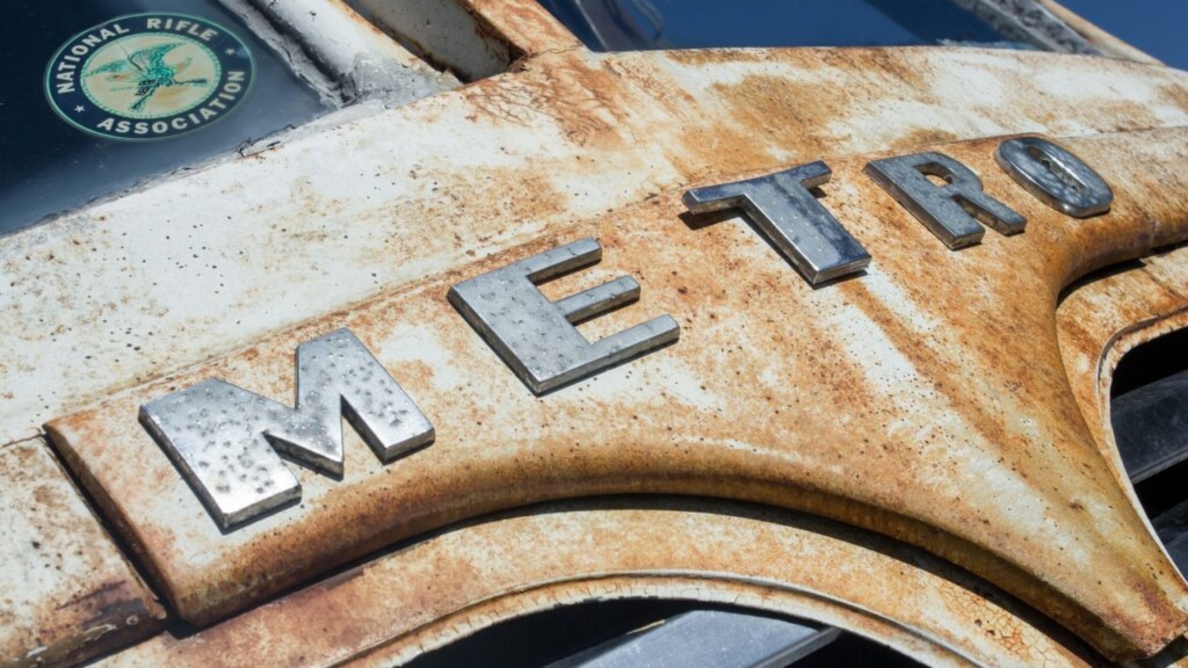 old-timer-old-van-metro-4483960-1024x682