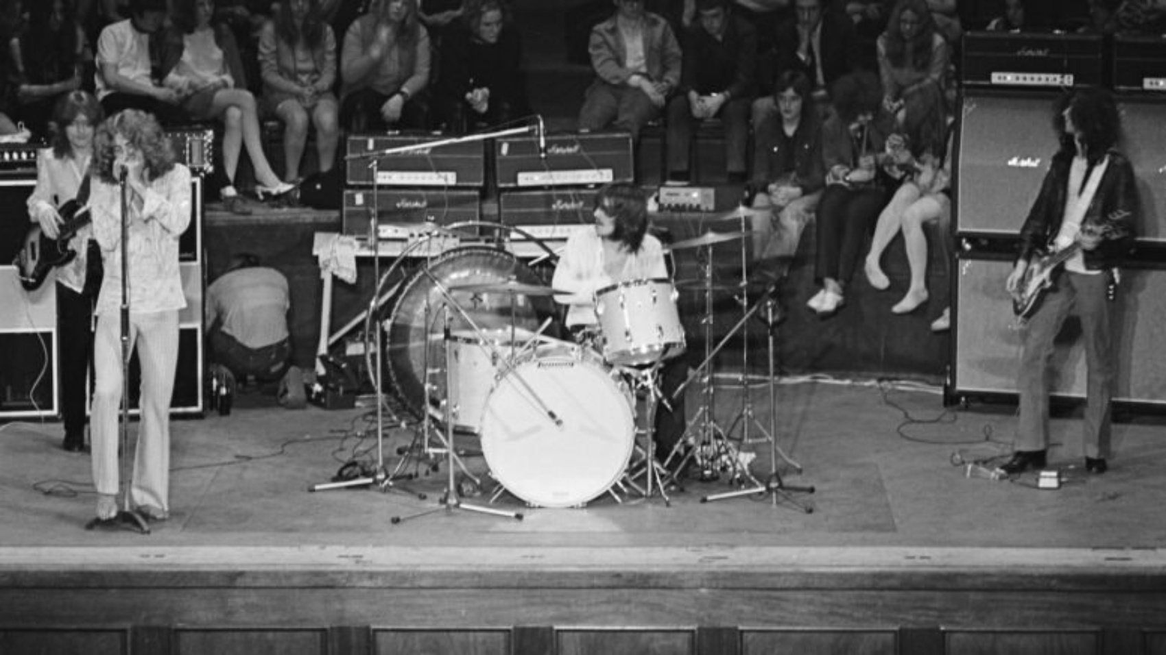 Led-Zeppelin-Live-1969-Ron-Raffaelli-777x437-1