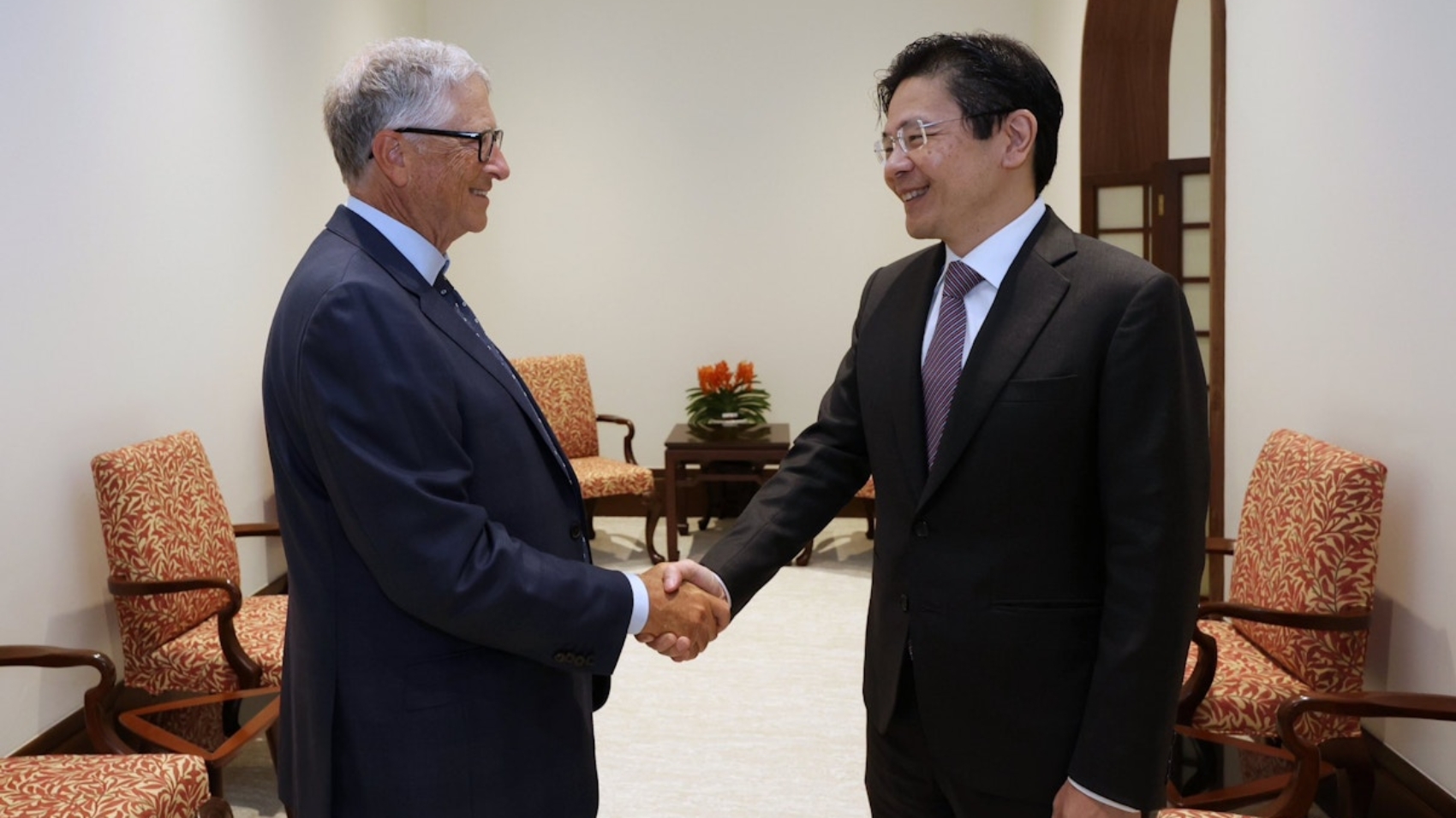 GqLbKdSakAArhJj.jpg-large