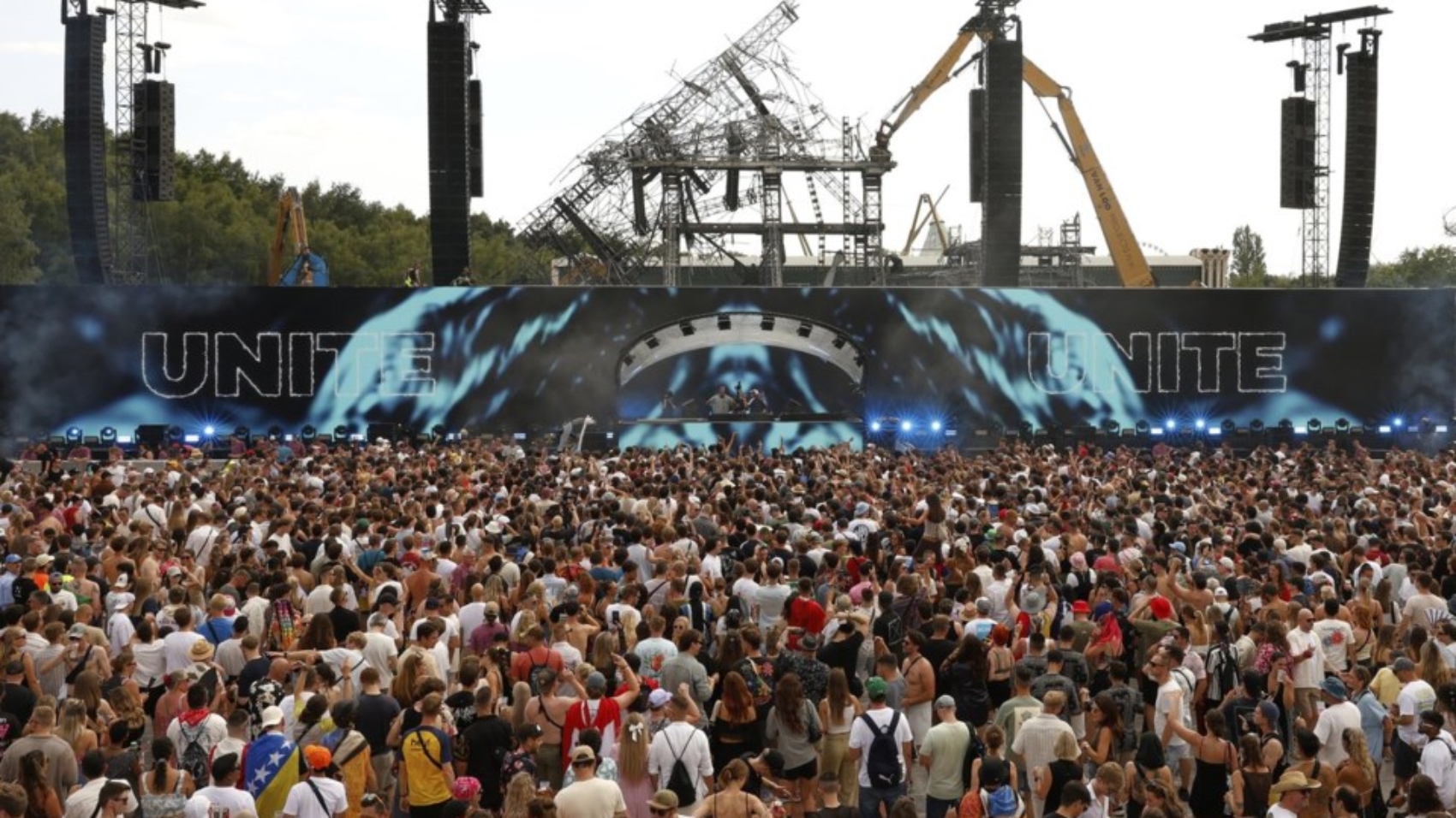 ceda32ceb7578588f31bdbcf1c37f49d71c50d4ae3e5b4dc1959a803a89cfc3f