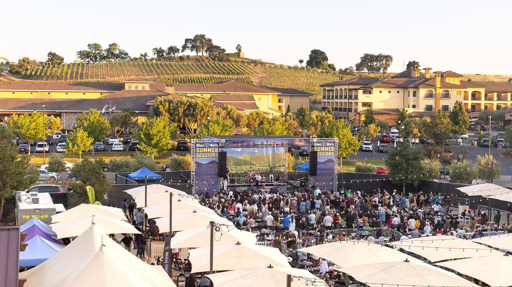 xxl_tmr-campaign-gallery-carousel-bluenote-concert-stage