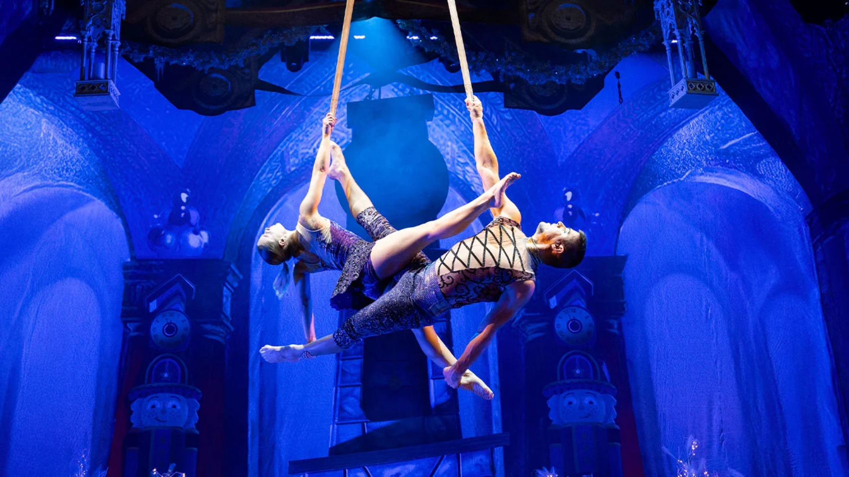 25_12_12_cirque4_1440x720-80cfd3e791