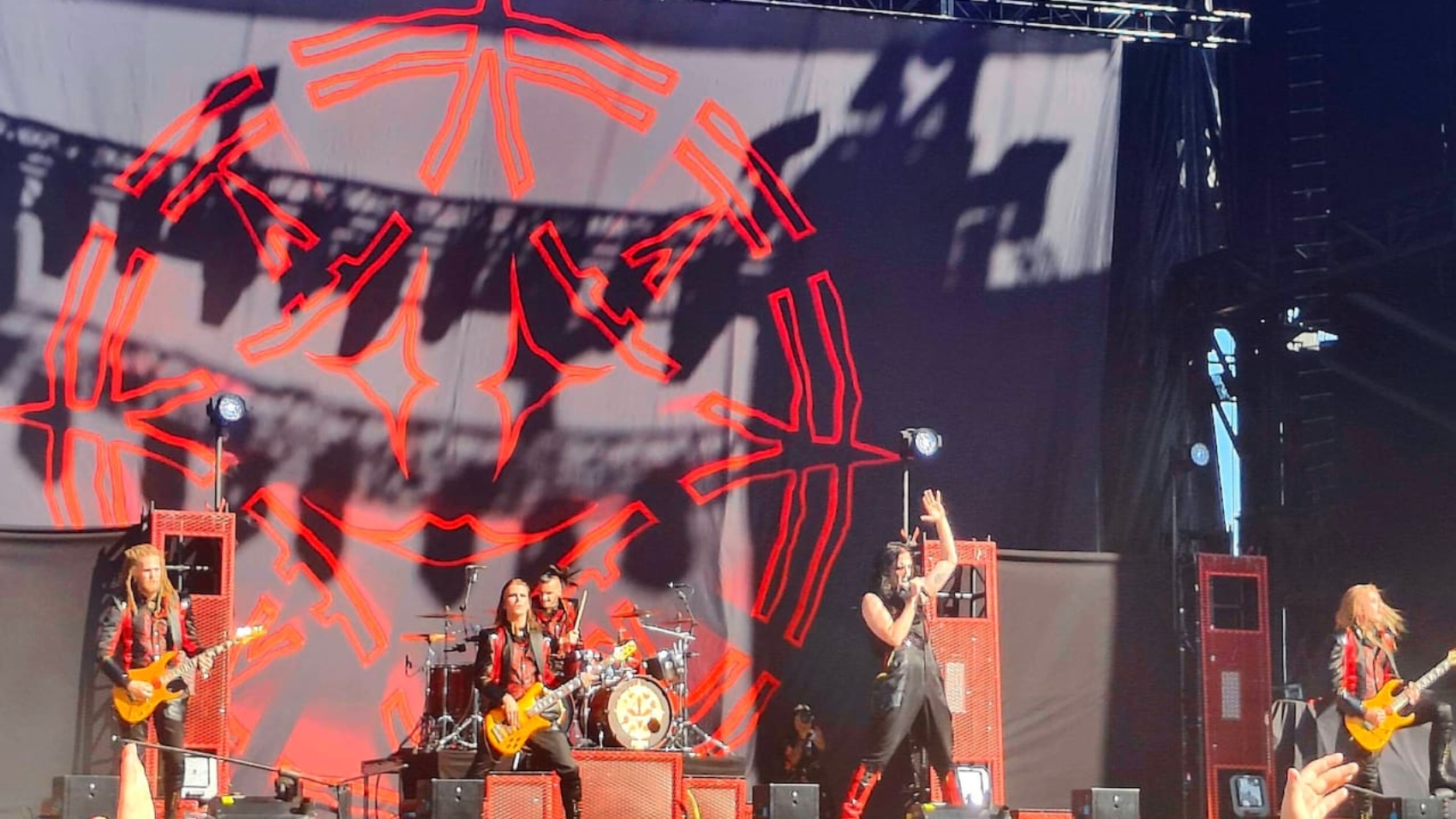 40442_show_1279x840_hero