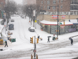 25winter-storm-nyc-schools-qtcp-mediumSquareAt3X