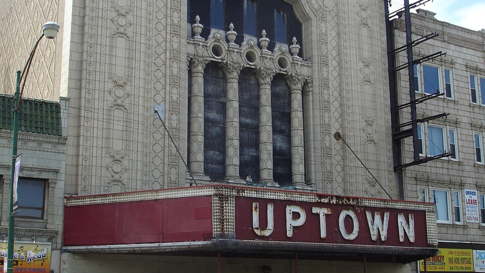 Chicago_Illinois_Uptown_Theater1