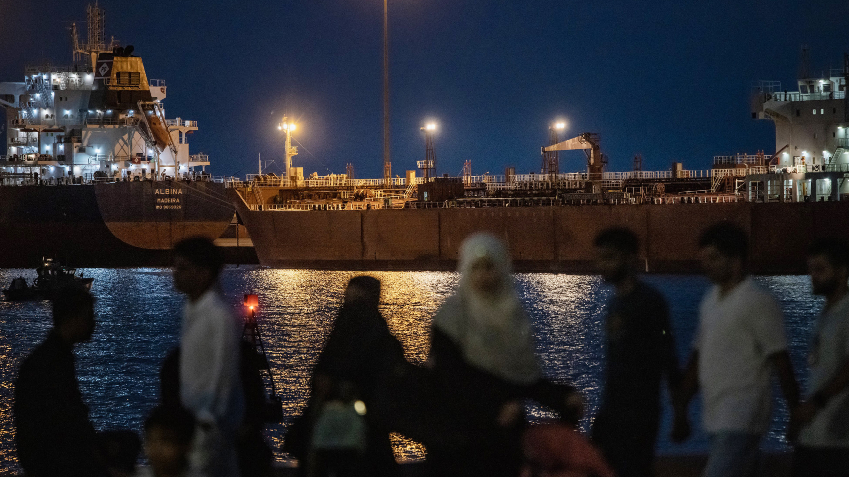 260323-oman-oil-mb-1218-021c31