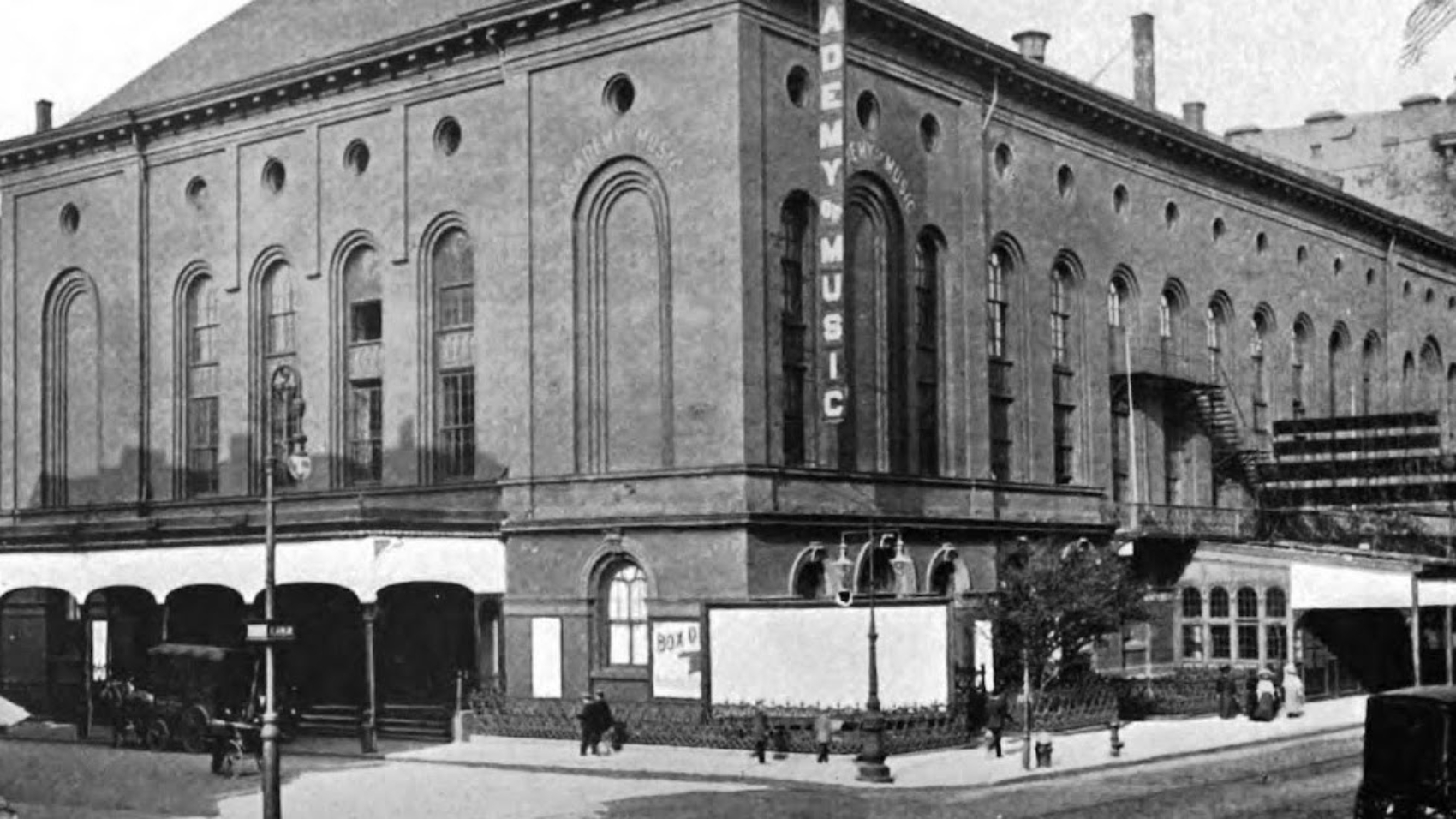 AcademyofMusic.1854-1909.chaptersofopera.henryedwardkrehbiel