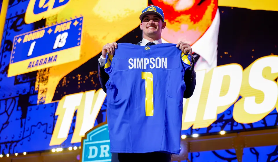 ty-simpson-alabama-poses-photo-1075797016