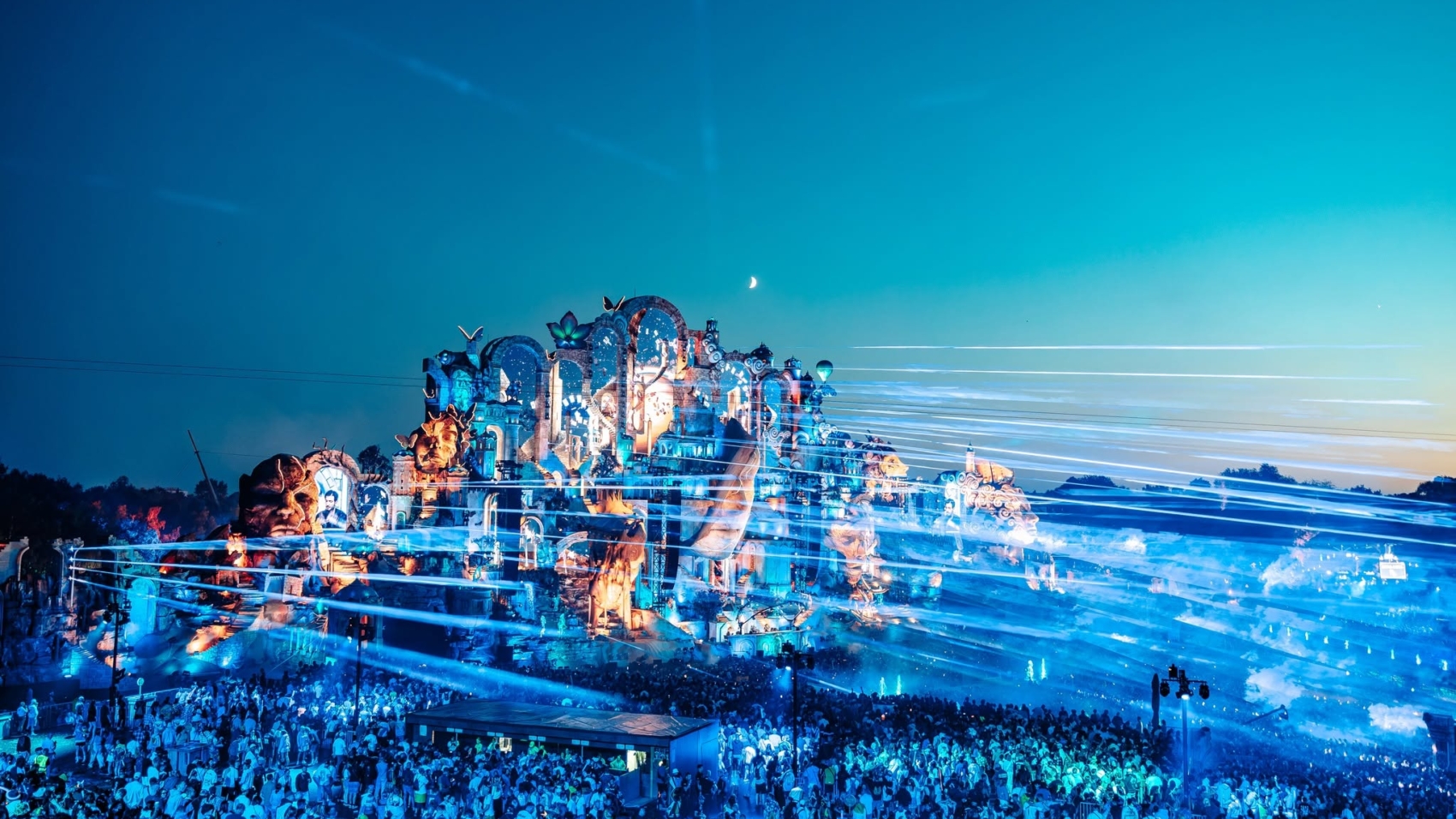 Tomorrowland-2026-Weekend-1-02