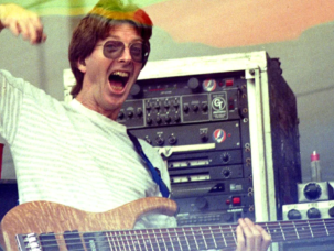 eafb670fb27ef4b6175e0c39df43eecec9-phil-lesh.2x.rsocial.w600