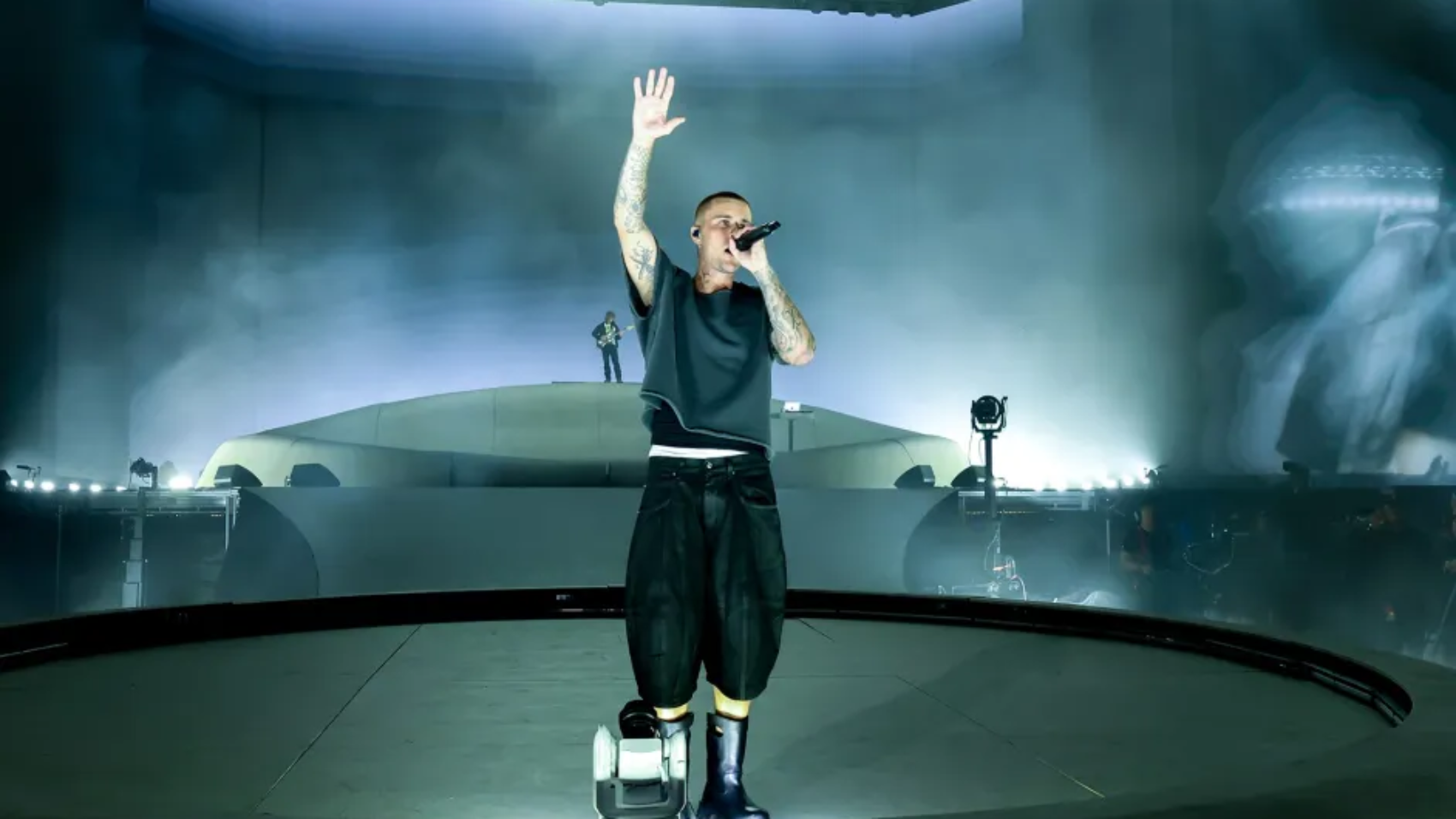 justin-bieber-coachella-2026-billboard-1800 (1)